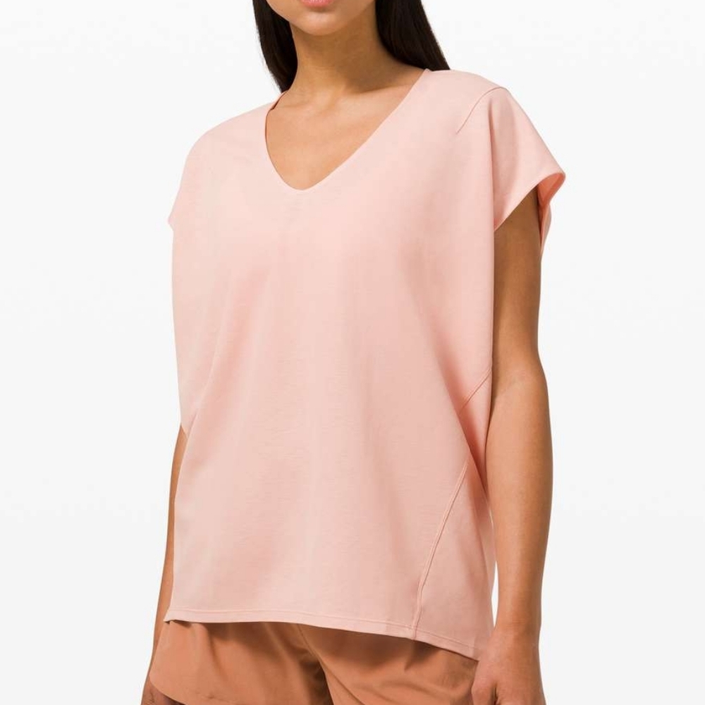 Lululemon Pink Mist Capped Short Sleeve Tee Size 8 FLAWS